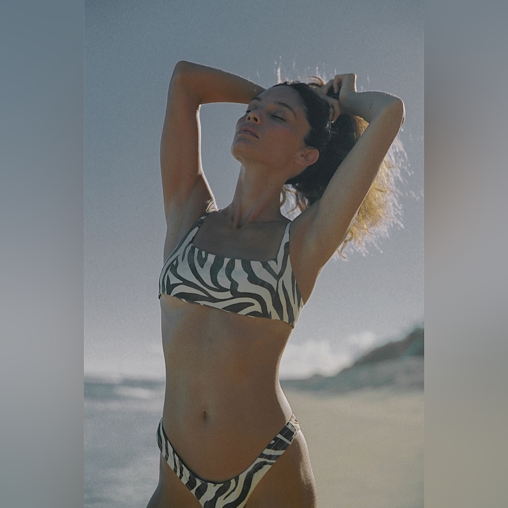 NWT Stone Fox Swim Samay Bikini Top Earth Zebra SIZE LARGE - Picture 2 of 8